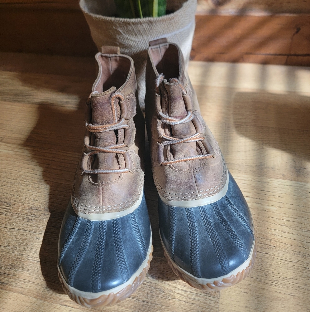 Stylish Brown Sorel Rain Boots